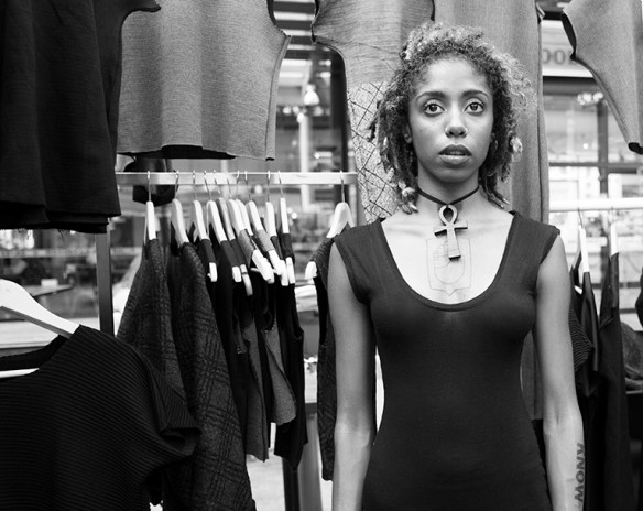 FASHION_DESIGNER_004BWsmallredo