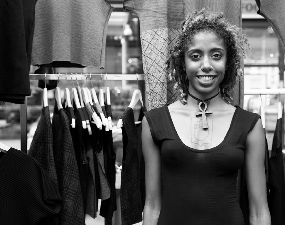 FASHION_DESIGNER_007BWsmallredo